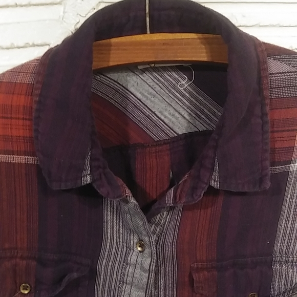 Volcom cozy warm flannel shirt - Picture 2 of 4